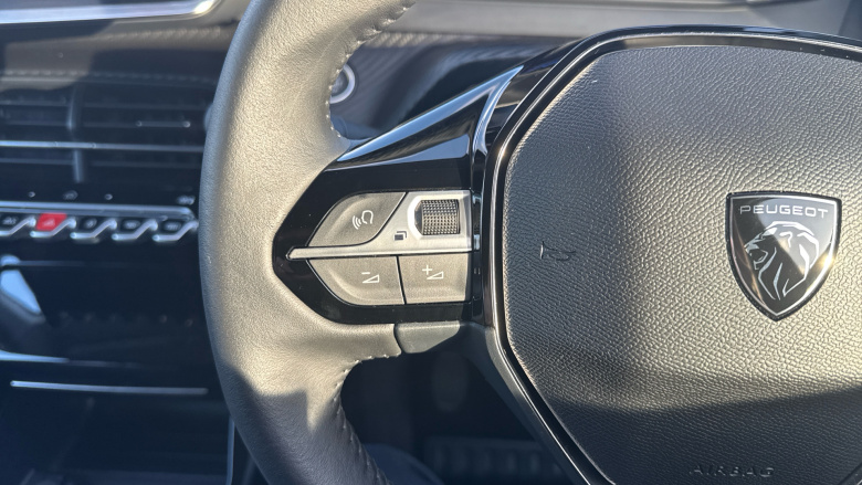 Peugeot 208 1.2 PureTech 100 Allure 5dr Petrol Hatchback